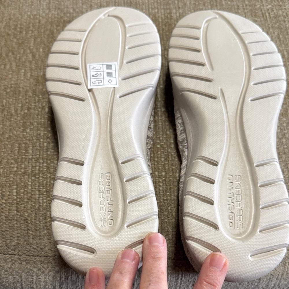 NWOT Skechers Women's Cream Lace Flats- On The Go Flex Radiant-Kinsley - Picture 7 of 8